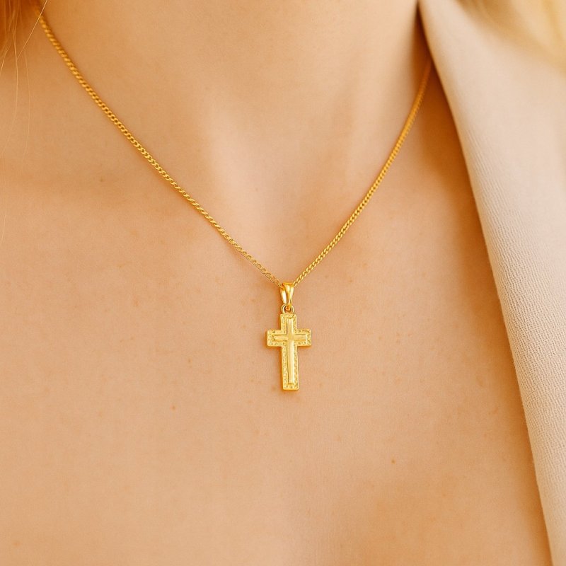 POZŁACANY MAŁY KRZYŻYK ZE STALI CHIRURGICZNEJ KLASYCZNY, ZŁOTY, 18K UNISEX