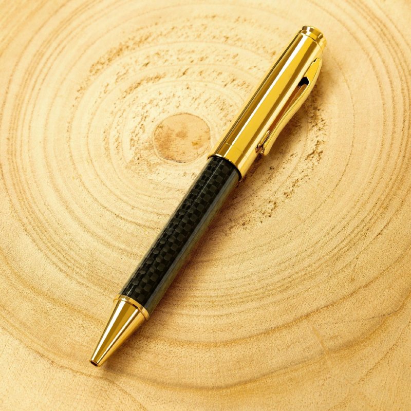 ELEGANCKI POZŁACANY CZARNY DŁUGOPIS PRZEKRĘCANY 24K WŁÓKNO WĘGLOWE + GRAWER