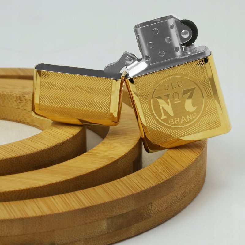 ORYGINALNA ZAPALNICZKA ZIPPO ARMOR BRASS MOTYW NA PREZENT + GRAWER