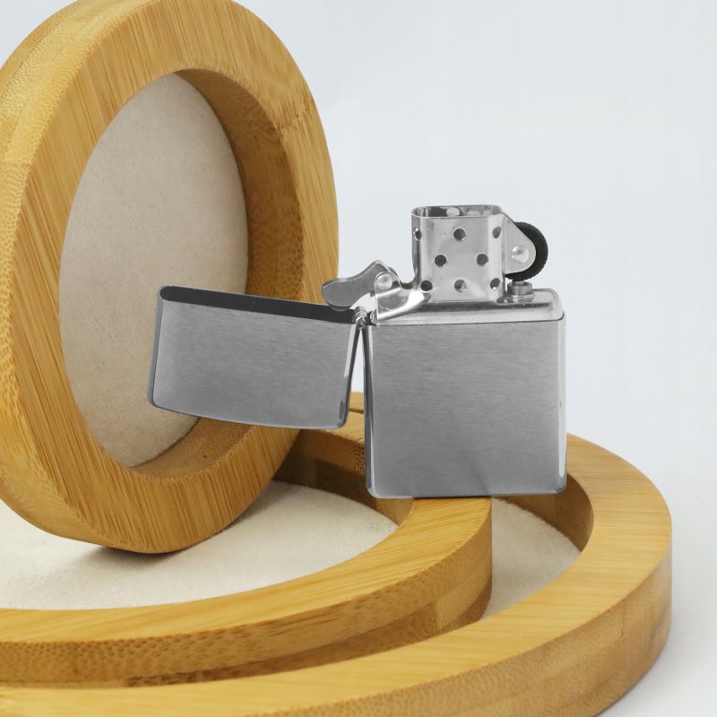 Zapalniczka Zippo Brushed Chrome z personalizowanym grawerem i benzyną